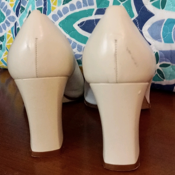 *Final Reduction* Vintage Arnold Churgin Pumps - Picture 2 of 6